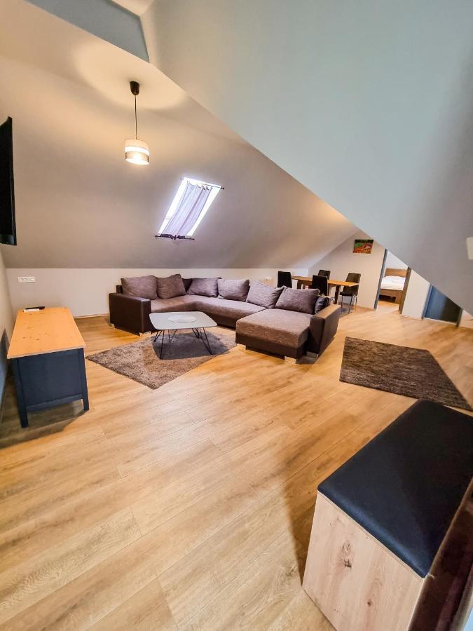 Xxl Rooms Osijek Exterior foto