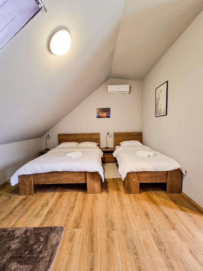 Xxl Rooms Osijek Exterior foto