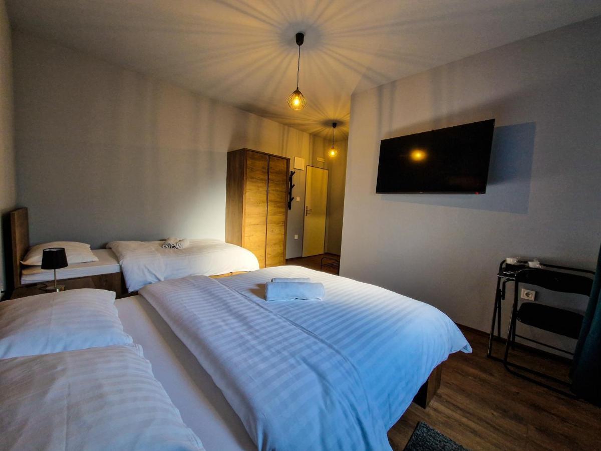 Xxl Rooms Osijek Exterior foto