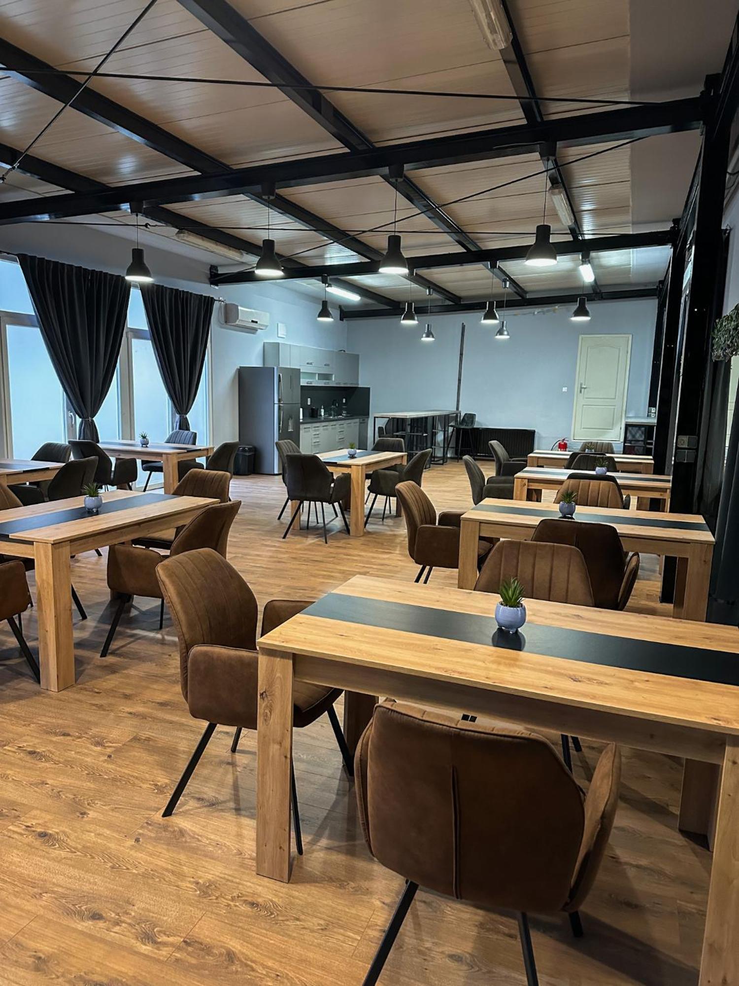 Xxl Rooms Osijek Exterior foto